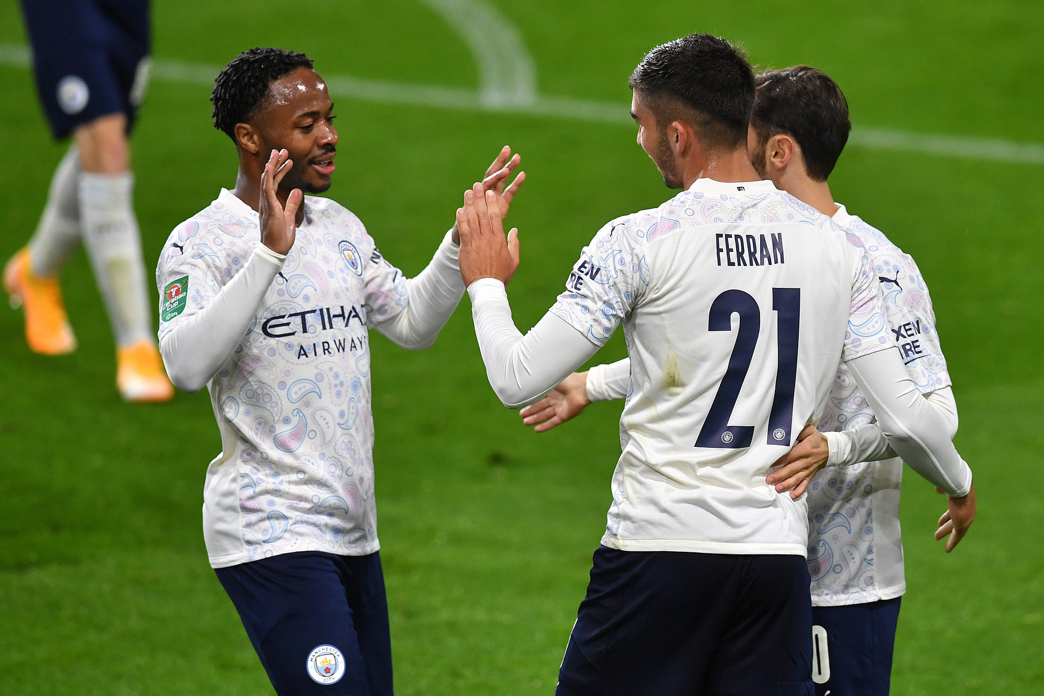 曼城训练开放日;转会期单刀错失引欢呼;荷甲在即;医务组通报恢复的简单介绍 曼城训练开放日;转会期单刀错失引欢呼;荷甲在即;医务组通报恢复的简单介绍